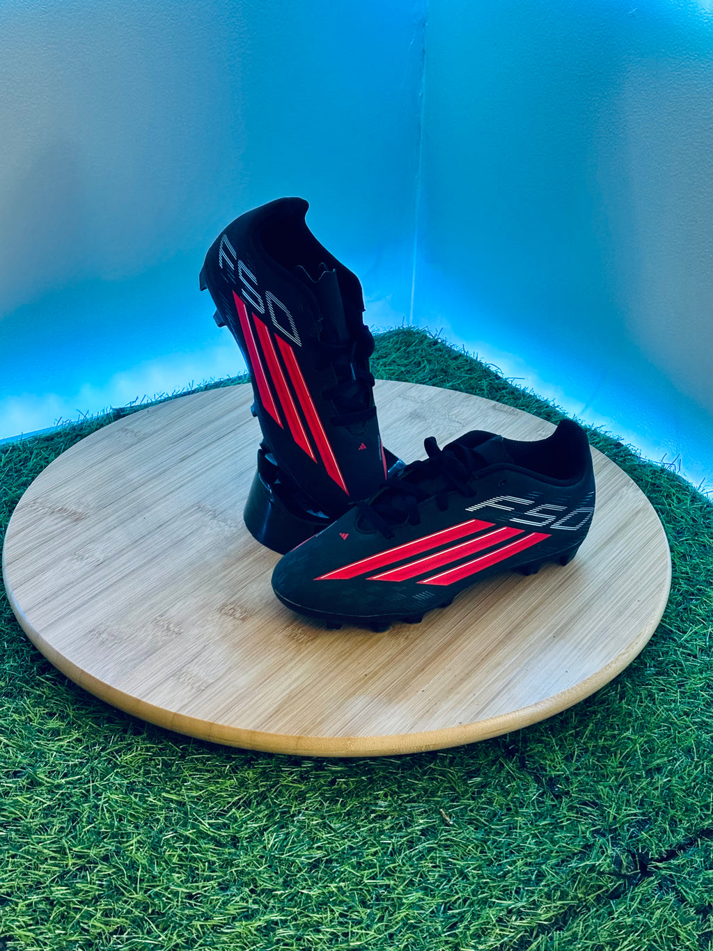 Second Hand Boot — Original Condition AIDAS F50 SPRINTGRIT US 2