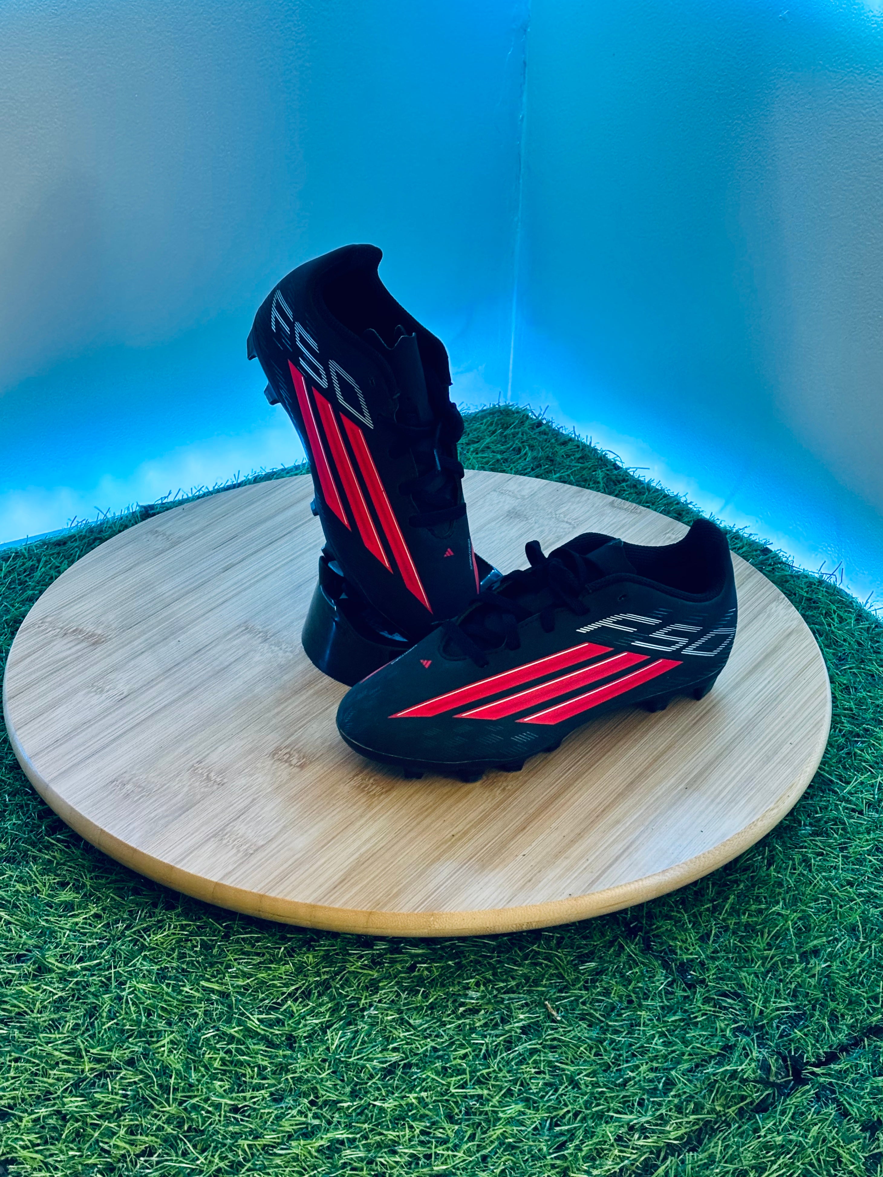 Second Hand Boot — Original Condition AIDAS F50 SPRINTGRIT US 2